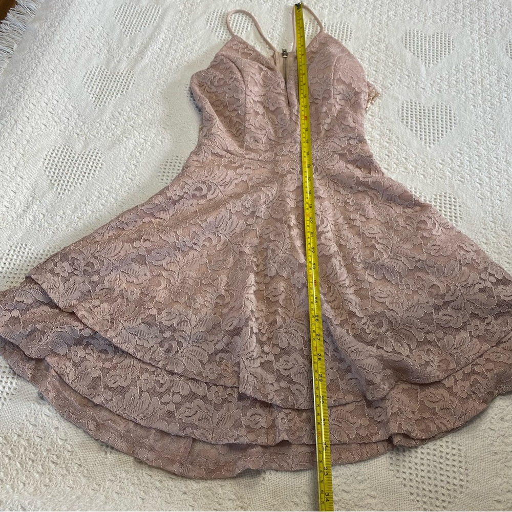 Windsor Lacey Open Back Mini Dress (M) - Picture 7 of 10